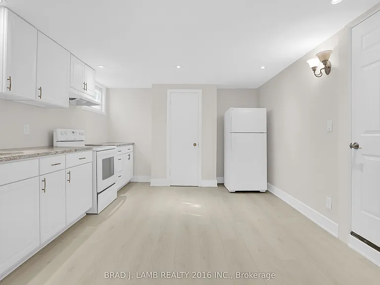 75 Marshall St #LOWER — Photo 19