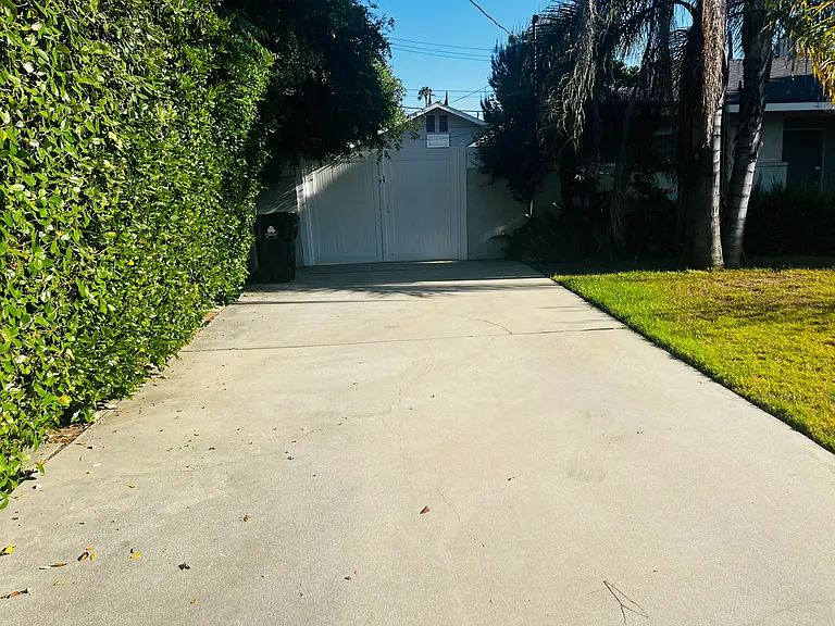 22742 Miranda St — Photo 6