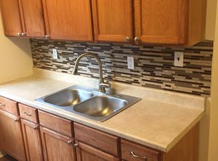 1431 Riverside Dr, Lakewood, OH 44107