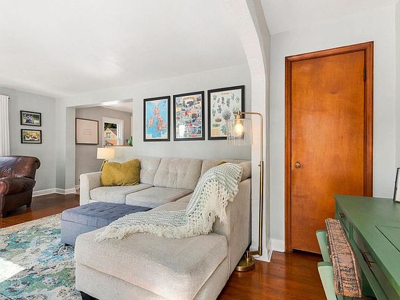 4th image of 1134 Windiate STREET