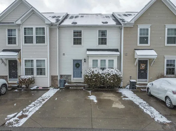 202 Summerfield Dr, Morgantown, WV 26508