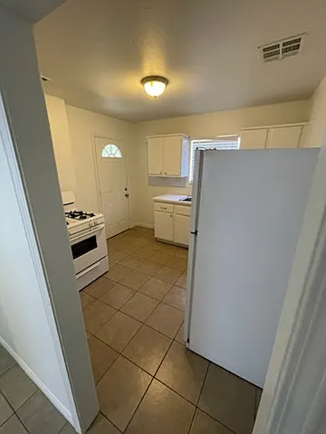 1241 Clavel Ave — Photo 7