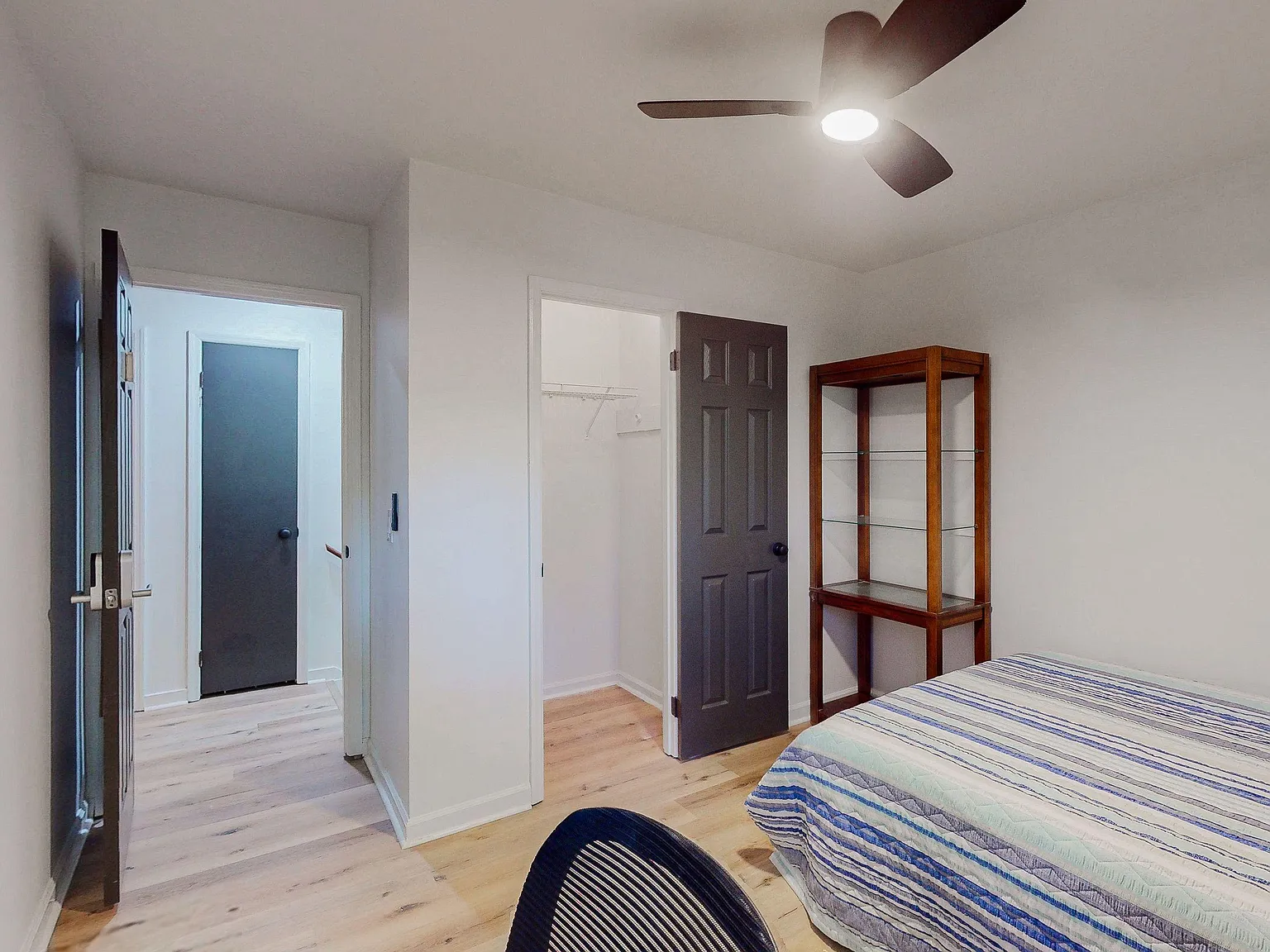 4 bed, 4.0 bath, 1752 sqft, $910 — Photo 2