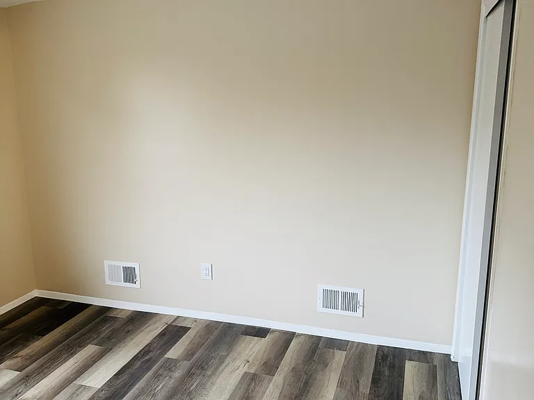 263 Lockman Ave — Photo 8