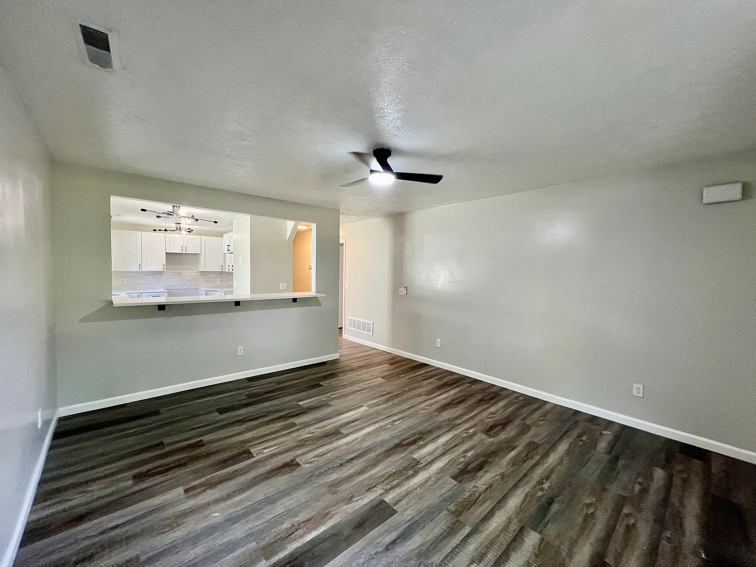 3 bed, 1155 sqft, $1,545 — Photo 3
