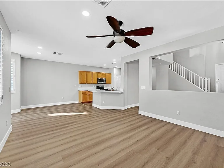 9404 Jewel Lake Ave — Photo 20