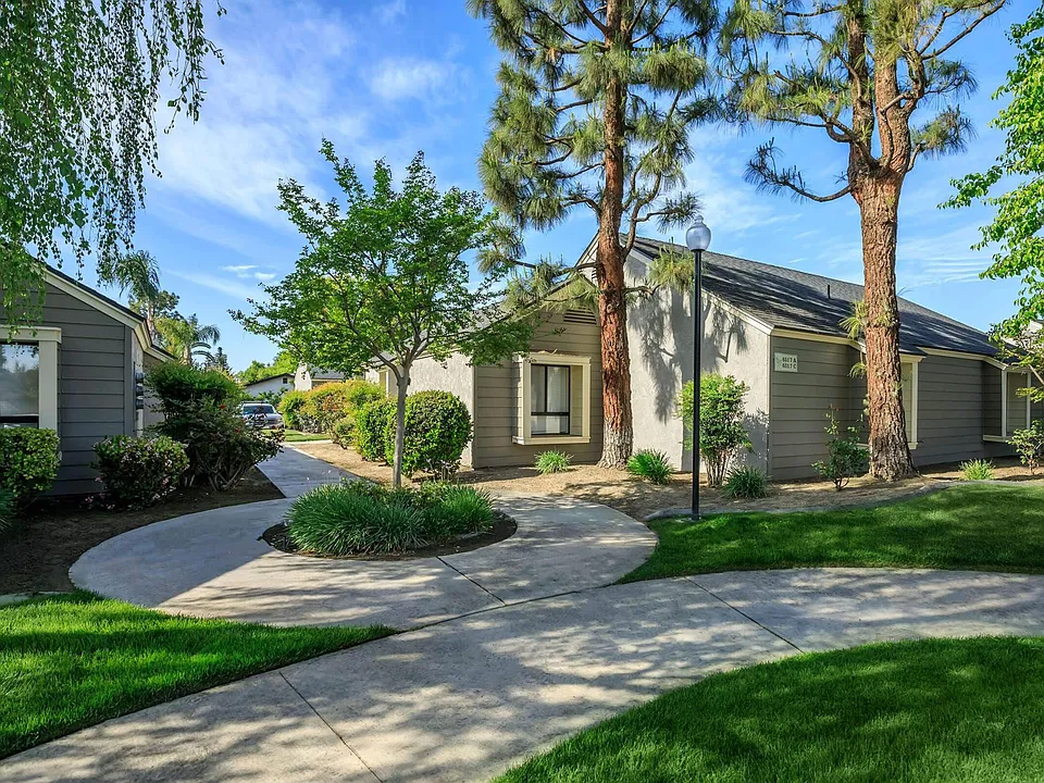 Laurelwood West Villas