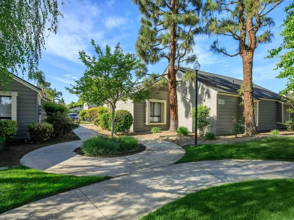 Laurelwood West Villas