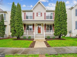 42733 Center St, Chantilly, VA 20152