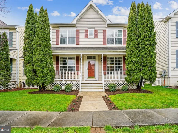 42733 Center St, Chantilly, VA 20152