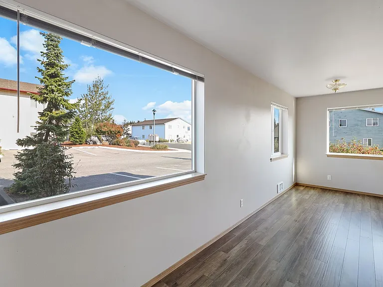 Multi-Family - 1313 Nw Falls Creek Lp — Photo 5