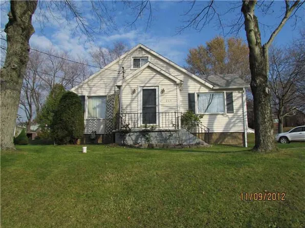 445 Stiefel Ave, Ellwood City, PA 16117