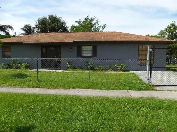 1816 Cranford Ave — Photo 9