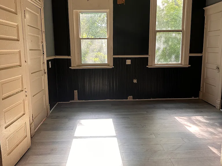 411 N Maple St — Photo 5