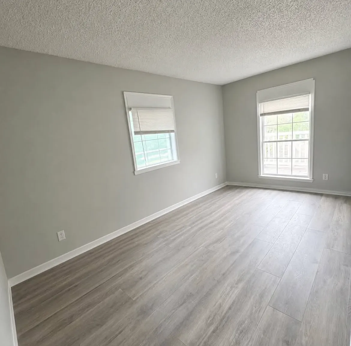 4 bed, 4500 sqft, $499 — Photo 2