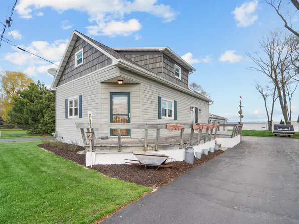 N8155 Lakeshore Dr, Fond Du Lac, WI 54937