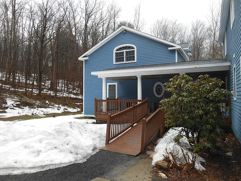 450 Grange Hall Rd — Photo 1