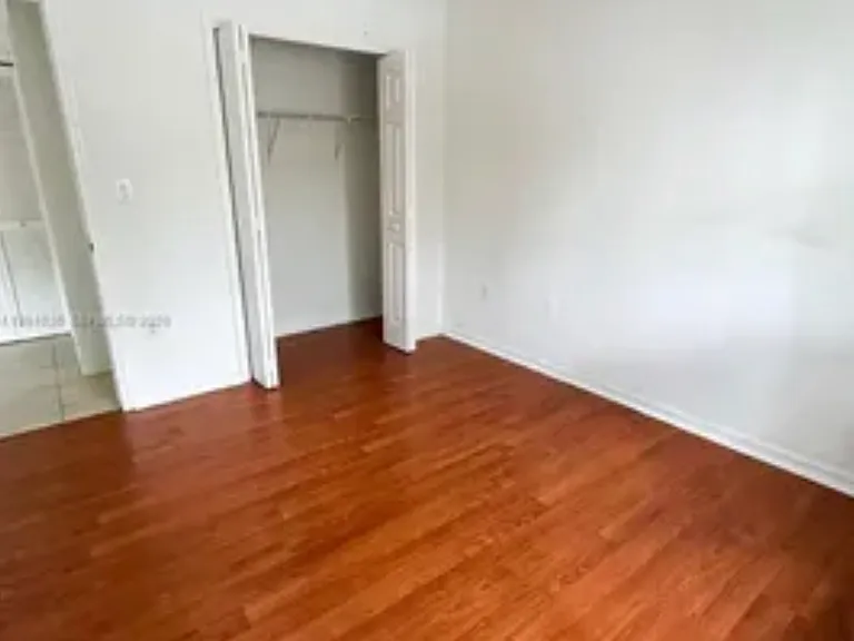 2920 SE 13th Ave #203 — Photo 8