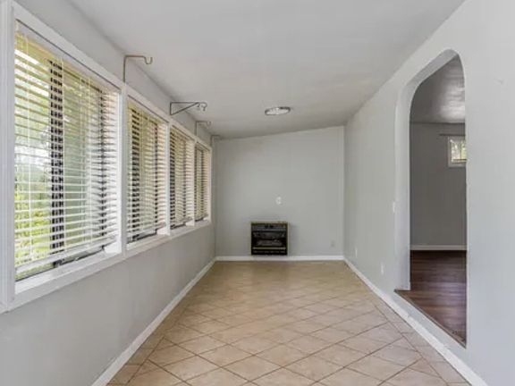 Entrance flex space