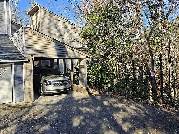 125 Houston St — exterior photo