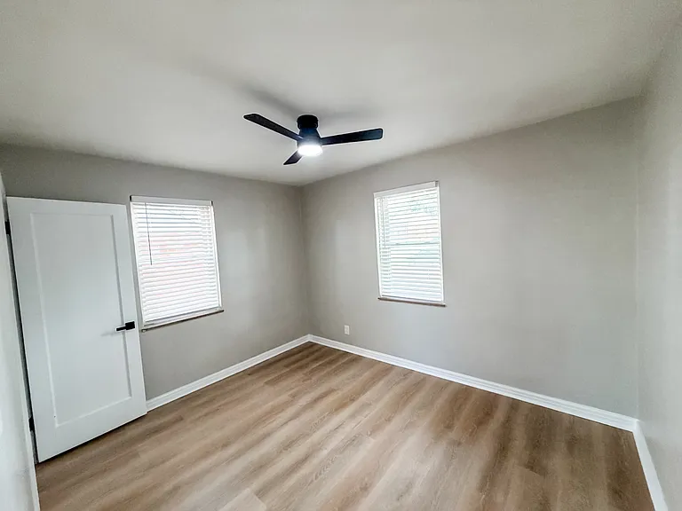 9023 Southview Ln — Photo 11