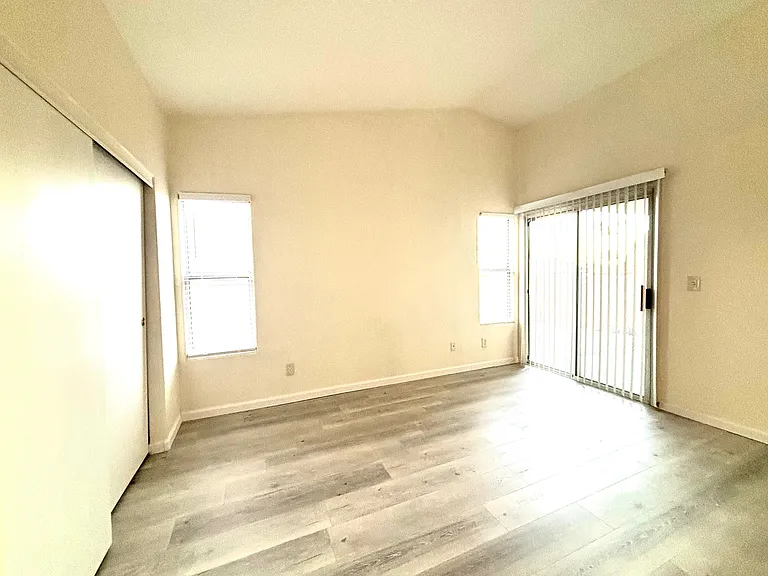 5312 Padua Way — Photo 14