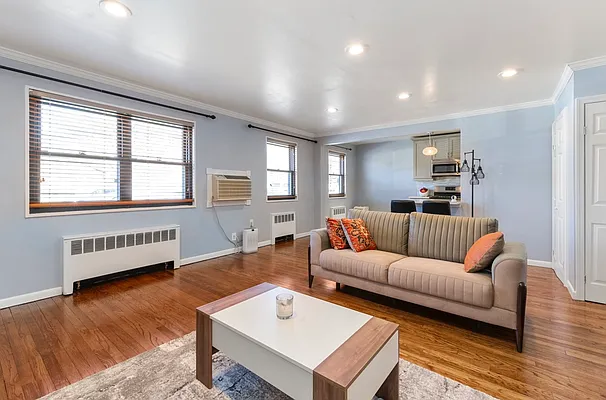 Sold by East Coast New York Inc | media 4