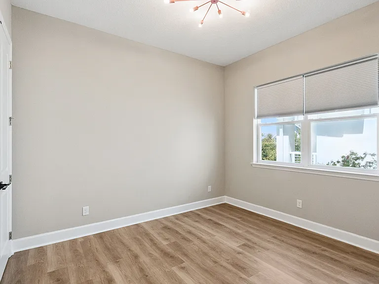 13273 Granger Ave — Photo 29