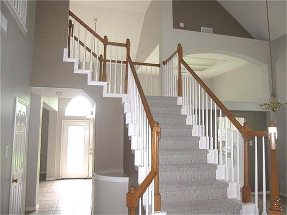 3rd image of 12710 Leemont Ct