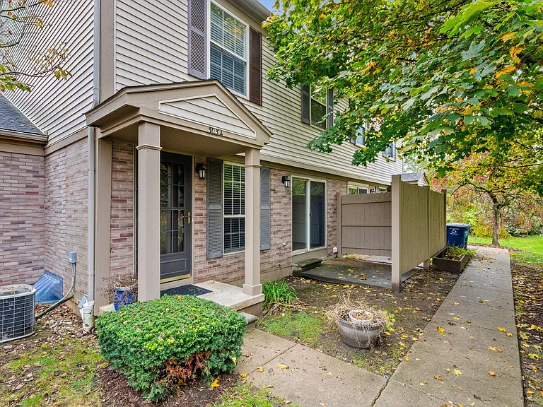3034 Forest Creek Ct — Photo 2