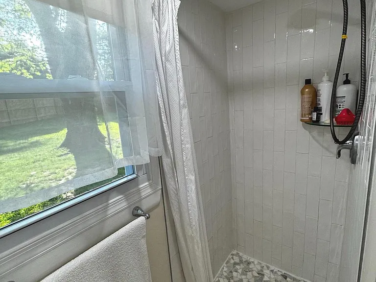3300 N Harrison St — Photo 16