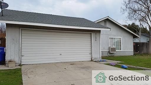 2nd image of 3190 Poplar Dr