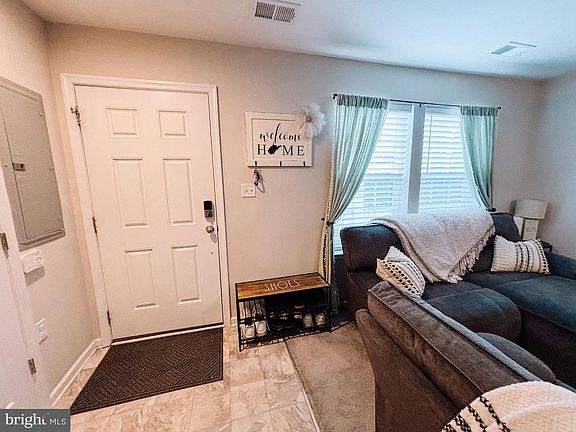3rd image of 604 Thumper Dr