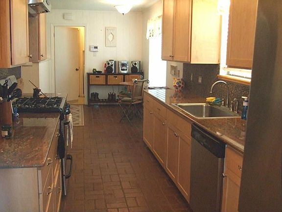 5th image of 357 Palmetto St