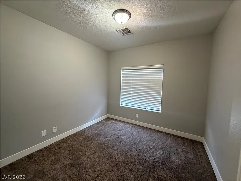 1900 N Torrey Pines Dr #105 — Photo 15