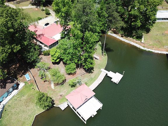 3rd image of 144 Lee Road 343