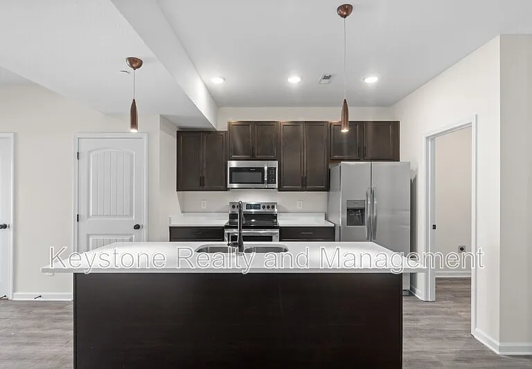 229 E. Johnson Circle — Photo 5