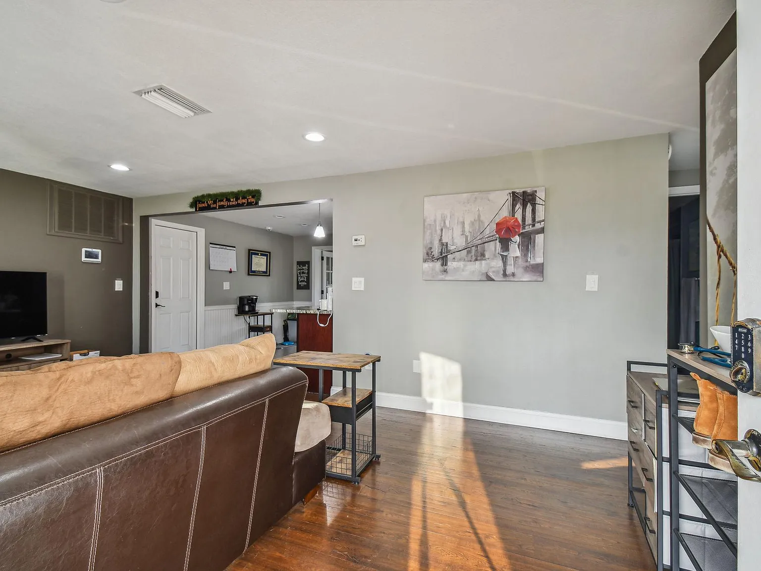 2 bed, 1134 sqft, $1,800 — Photo 2