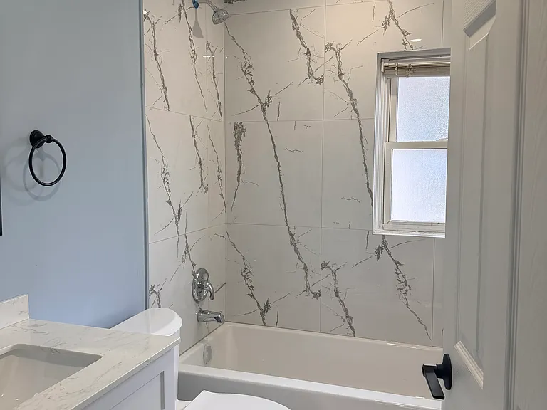 3669 Queen St — Photo 7