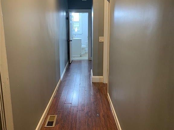 3rd image of 1357 Fairfield Ave #1