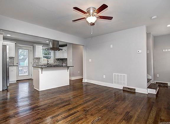 3rd image of 3131 Shenandoah Ave