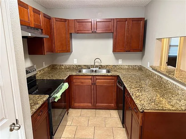 2717 Laurie Ln — Photo 12