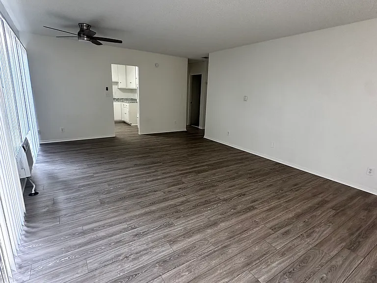 Palm Terrace Apartments — Photo 22