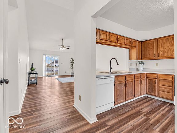 3rd image of 511 Woodberry Dr