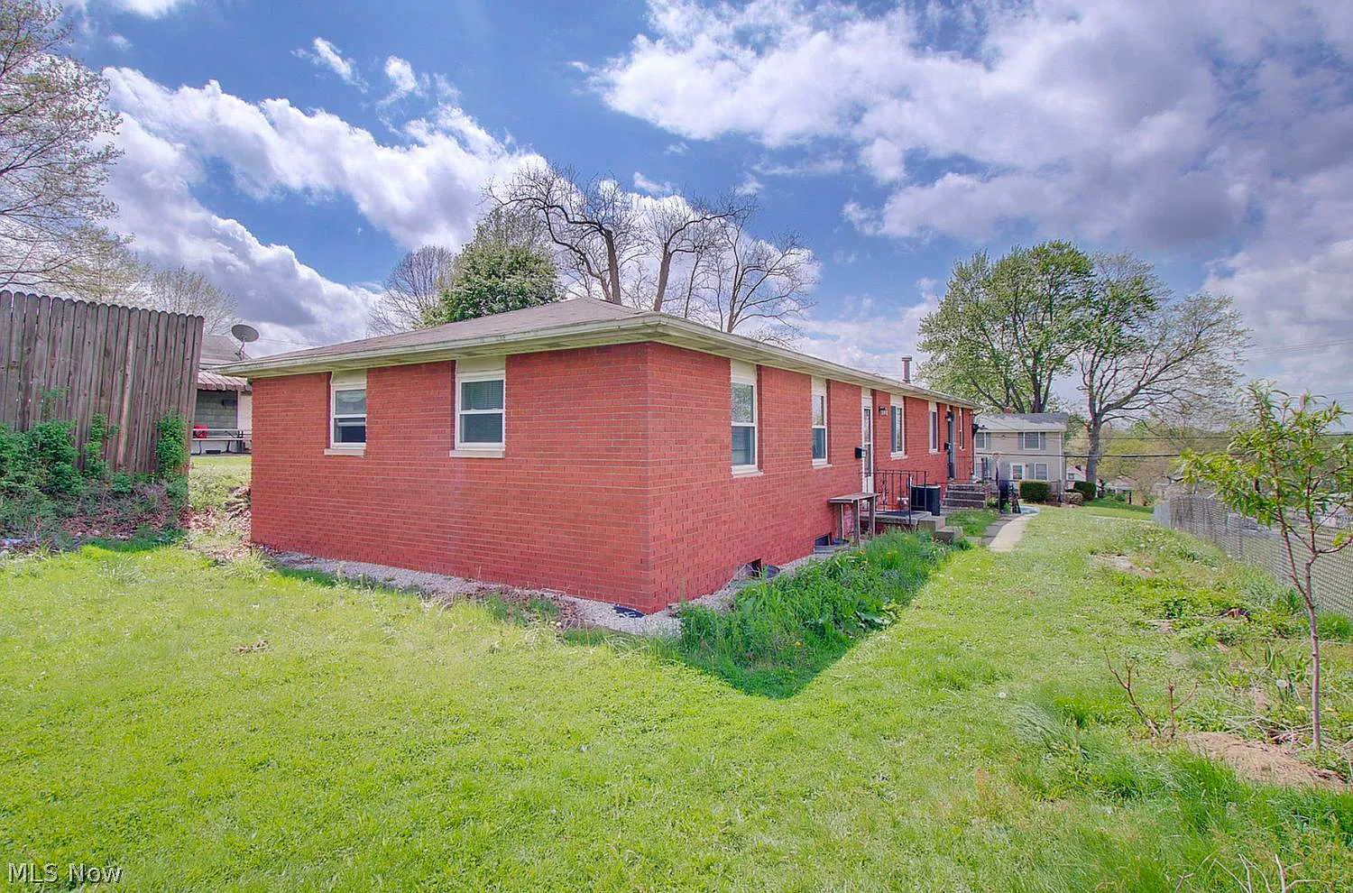 3 bed, 1.0 bath, $1,300 — Photo 3