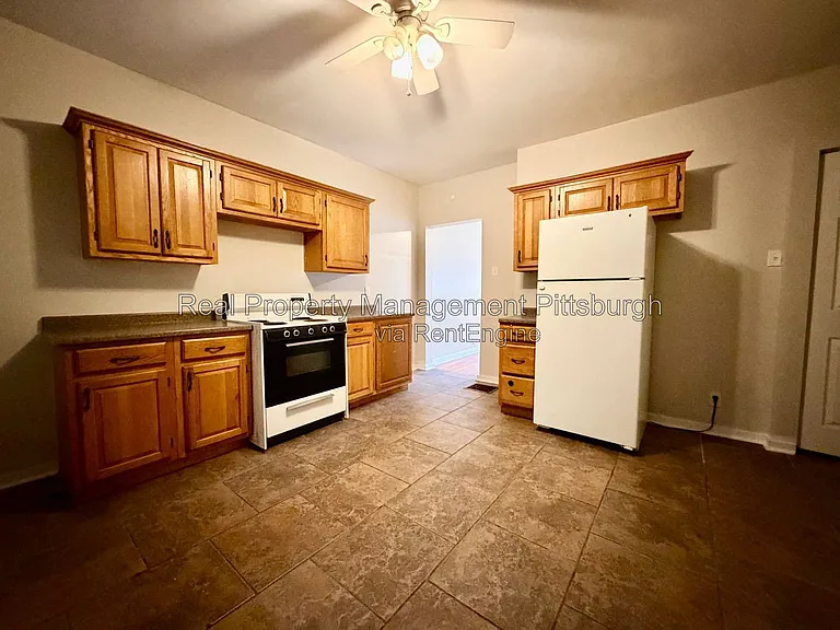 207 Edmond St — Photo 5
