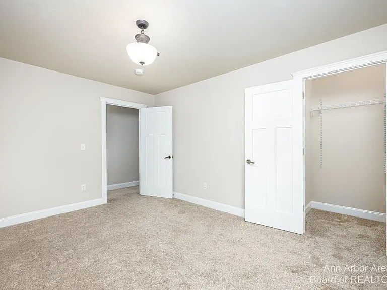 2 Maple Village Ct — Photo 12