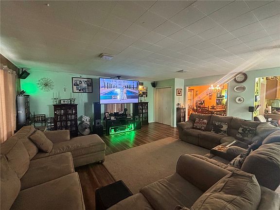 4th image of 150 S Kensington Pl