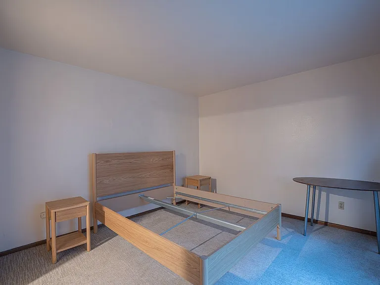 3055 N Oakland Ave — Photo 11