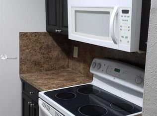 8200 SW 210th St APT 301, Cutler Bay, FL 33189